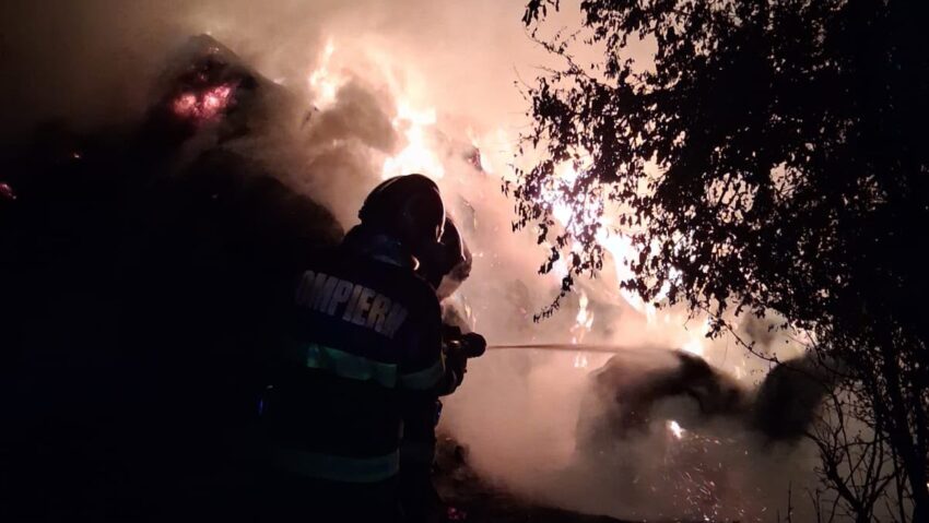 Incendiu în cursul nopții în localitatea Zau de Câmpie