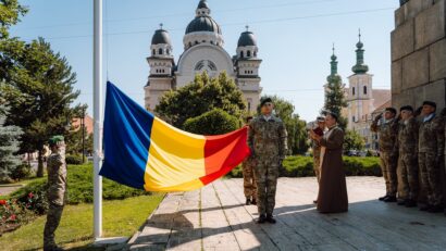 Drapelul României, sfințit și arborat la Tg. Mureș, Sf. Gheorghe și Miercurea Ciuc