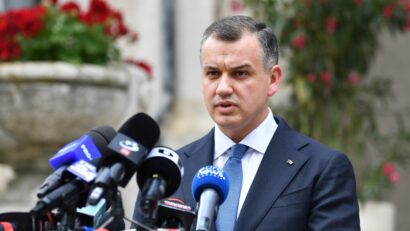 Premierul desemnat, Eugen Tomac, a început seria negocierilor cu partidele politice pentru asigurarea unei majorităţi parlamentare