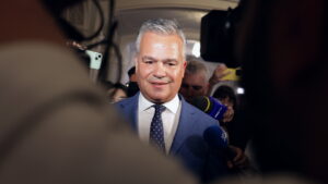Premierul desemnat Adrian Veștea a anunțat că, azi, va prezenta lista cabinetului și programul de guvernare