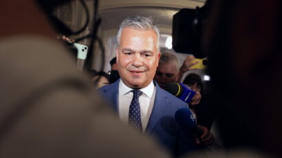 Premierul desemnat Adrian Veștea a anunțat că, azi, va prezenta lista cabinetului și programul de guvernare