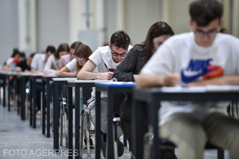 Luni începe a doua sesiune a examenului de bacalaureat