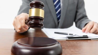 Braşov: Consilier DSVSA – trimis în judecată pentru mită