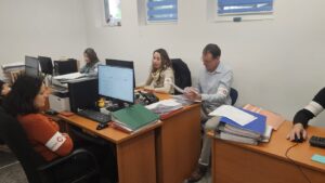 Membrii SANITAS Harghita continuă greva japoneză în spitale şi unităţile DGASPC