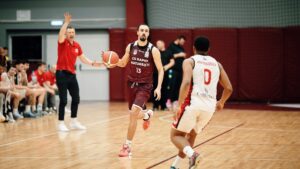 Baschetbalist canadian la CSM Târgu Mureş