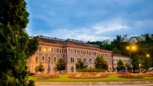 Braşov: Mai multe locuri scoase la admitere de Universitatea Transilvania