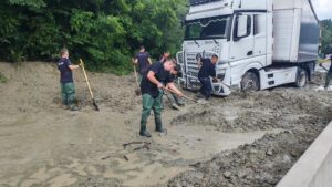 UPDATE DN1 este blocat la Breaza din cauza aluviunilor