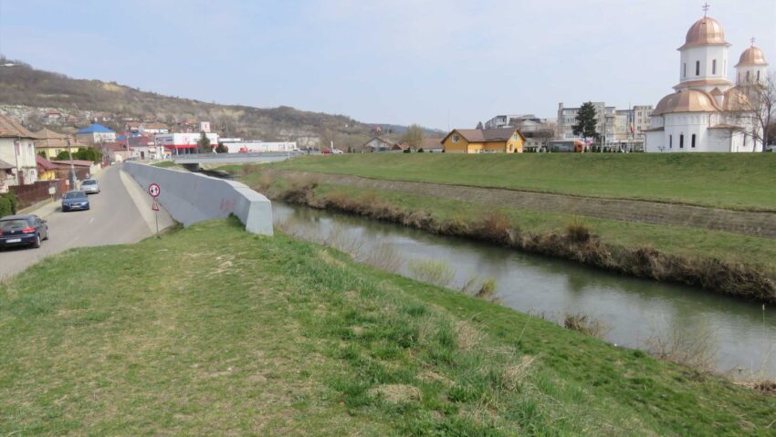 Peste 3 milioane de euro pentru regenerarea malurilor Târnavei Mici, la Târnăveni