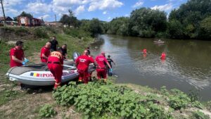 2 copii s-au înecat în râul Mureș