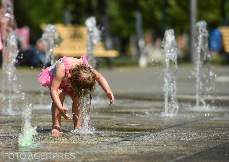Caniculă şi temperaturi deosebit de ridicate până vineri dimineaţa