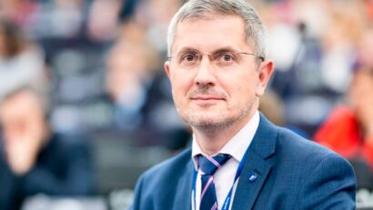 Europarlamentarul USR Dan Barna, audiat de procurorii anticorupţie, în ancheta privind achiziţiile de vaccinuri anti-COVID-19
