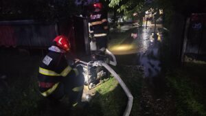61 de localităţi din 20 de judeţe, afectate de vremea rea