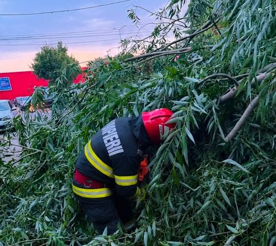 Furtuna a provocat pagube și în județul Mureș