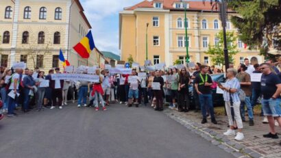 Protest la Opera Brașov. Artiștii cer demisia directorului interimar