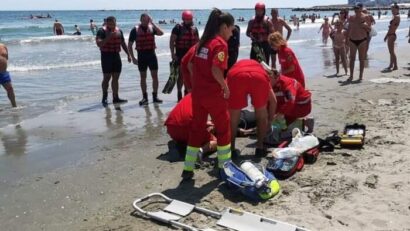Marea agitată a făcut noi victime pe litoral, unde doi turiști au fost salvați în ultima clipă, de la înec