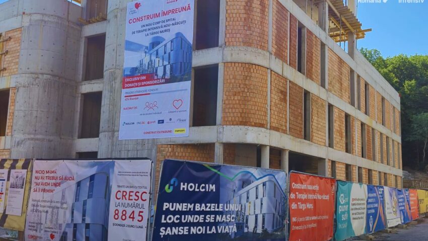 Noul Spital de Terapie Intensivă Neonatală din Tg. Mureș prinde contur, structura clădirii fiind ridicată