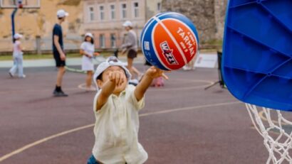 Primăria Braşov va realiza un complex sportiv pentru copii în parteneriat cu fundaţia omului de afaceri Ion Ţiriac