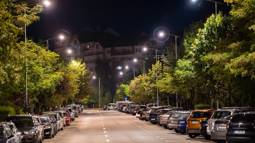 Iluminatul public şi arhitectural, reduse pe timpul nopţii la Sfântu Gheorghe pentru economisirea energiei