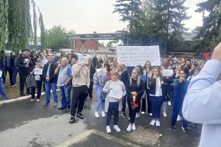 Grevă spontană la Carfil Braşov