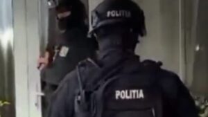 Percheziții în domeniul comercializării de țigarete, în Mureș