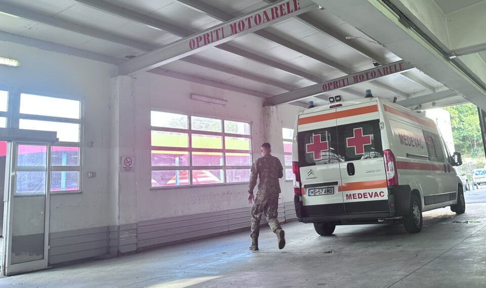 Doi militari au fost răniți în timpul unui exercițiu de parașutare, la Târgu Mureș