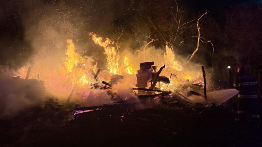 Mureș: Femeie rănită în incendiu
