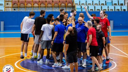 Baschetbaliştii mureşeni au câştigat amicalul cu Braşovul