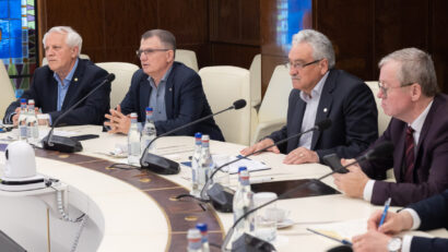 Sindicaliștii din educație cer partidelor parlamentare susţinerea grilelor de salarizare stabilite cu Banca Mondială
