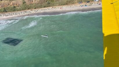 Fragmente de dronă, semnalate în zona plajei Tuzla; scafandri ai Forţelor Navale, trimişi pentru verificări