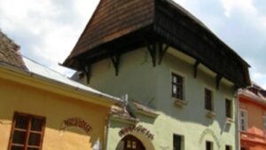 Cel mai vechi hostel privat pentru tineret din România îşi închide porţile după 25 de ani de activitate