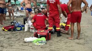 Marea agitată şi curenţii puternici au făcut victime, ieri, pe litoral