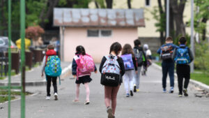 80% din bursele școlare din Mureș sunt pentru cazurile sociale