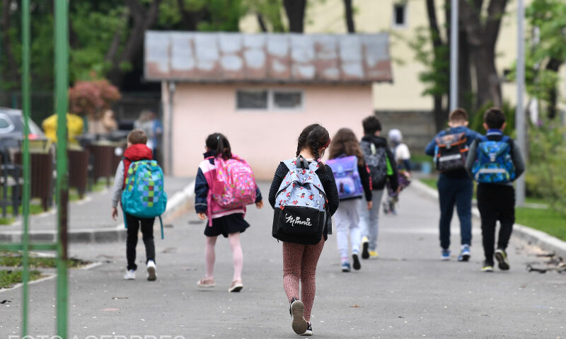 80% din bursele școlare din Mureș sunt pentru cazurile sociale