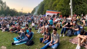 Peste 2.000 de oameni au participat ieri la festivalul de folk „Vama de la Munte”