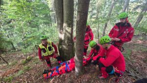 O persoană şi-a pierdut viaţa după ce s-a accidentat grav în apropiere de Eremitu, anunţă Salvamont