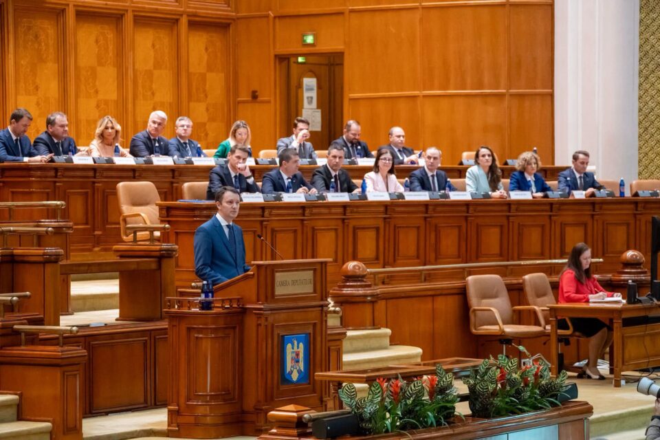 Guvernul Siegfried Mureşan a fost respins de Parlament