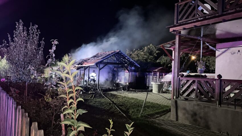 O magazie a luat foc, seara trecută, în municipiul Miercurea Ciuc