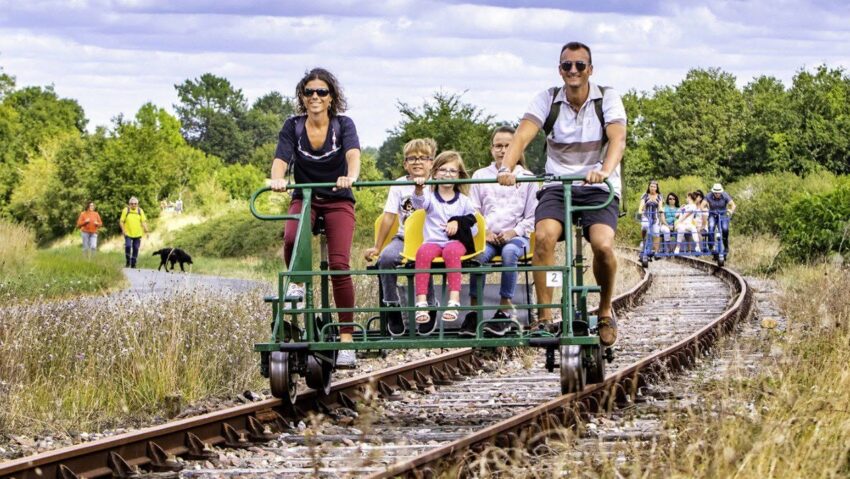 Primul circuit Velorail din România va fi testat la Râciu, în jud. Mureș