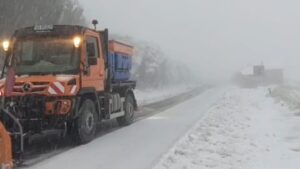 Ninsoare abundentă pe Transfăgărășan