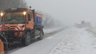 Ninsoare abundentă pe Transfăgărășan