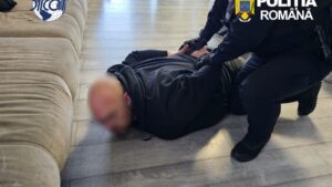 Două persoane arestate preventiv, la Brașov, într-un dosar de trafic intern şi internaţional de droguri