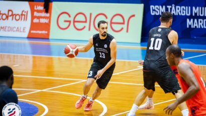 Baschetbaliştii mureşeni au pierdut amicalul cu Vâlcea