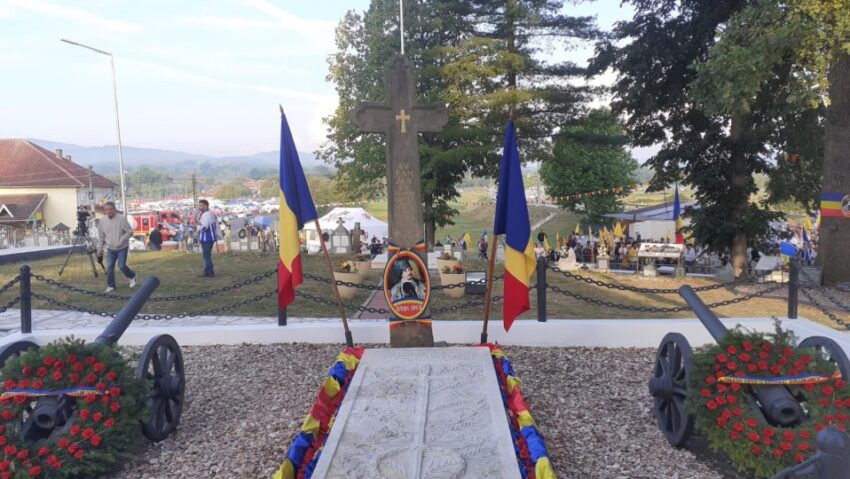 Mii de oameni la Serbările Naționale de la Țebea, dedicate memoriei lui Avram Iancu