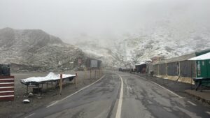 Prima ninsoare din acest sezon, pe Transfăgărășan