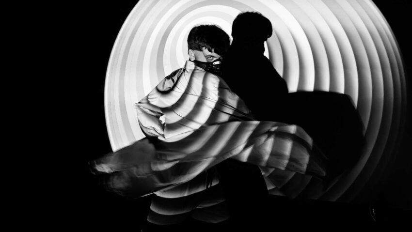”Inteligența artificială: prieten, rival sau simplu instrument?” Performance? Instalație? Imersiv? (AN)ORGANIC pe 17 octombrie la Teatrul 3GHUB