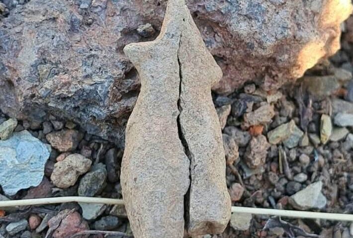Covasna: Figurină veche de peste 6.000 de ani, descoperită de arheologi la Păuleni-Ciuc