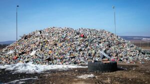 Covasna, primul judeţ din ţară cu tot lanţul de gestionare a deşeurilor în proprietate publică