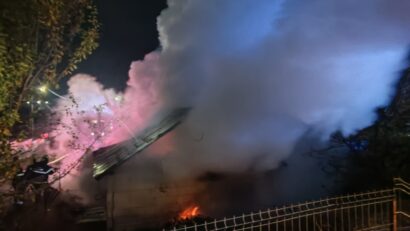 Trei locuințe cuprinse de incendiu la Gălăuțaș, Harghita