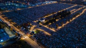 Primarul Braşovului vrea finalizarea lucrărilor de modernizare a cimitirului municipal până la Luminaţie şi Moşii de toamnă
