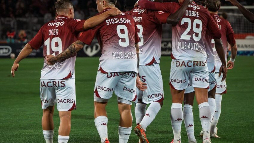 Rapid a învins pe „U” Cluj și a urcat pe locul doi